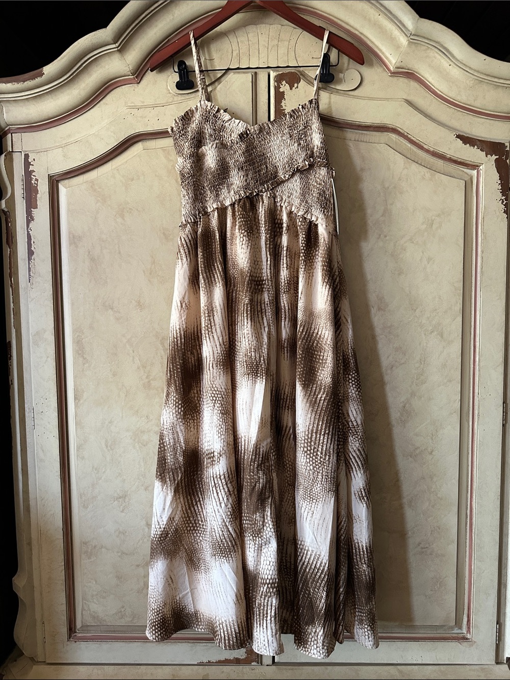 NWT Bluevelvet Brown and Cream Pattern Maxi Dress with Smocked Bodice